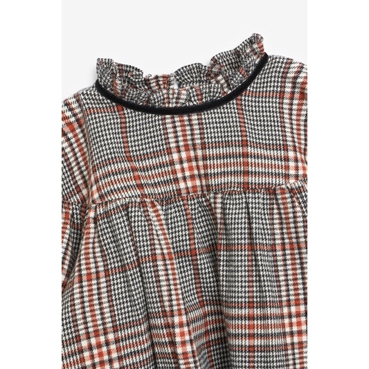 Váy kẻ Next sale 4-5 tuổi