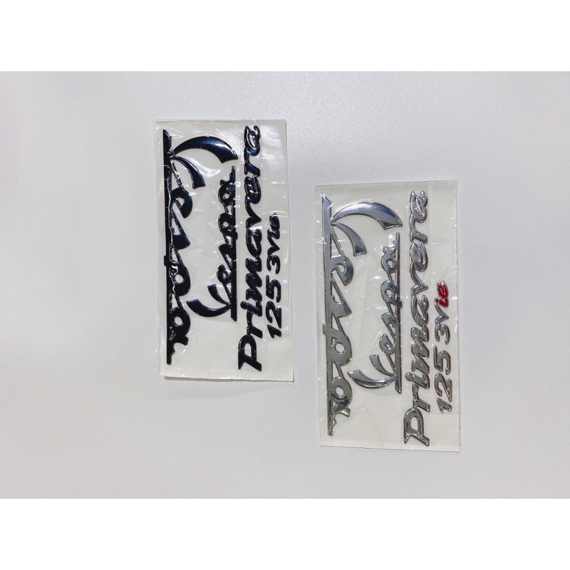 Bộ tem nổi chữ VESPA Primavera 125 3Vie màu đen, màu trắng