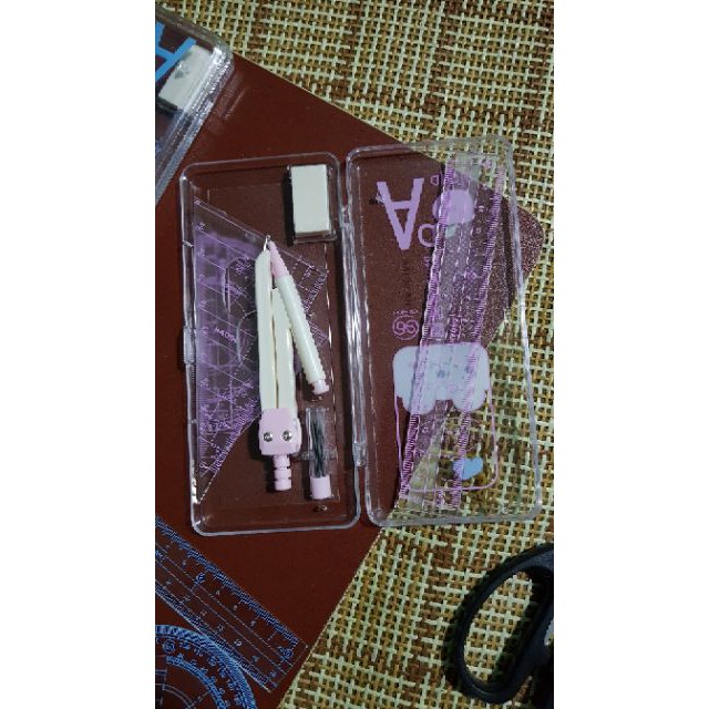 Bộ thước kẻ, compa, eke, đo độ
