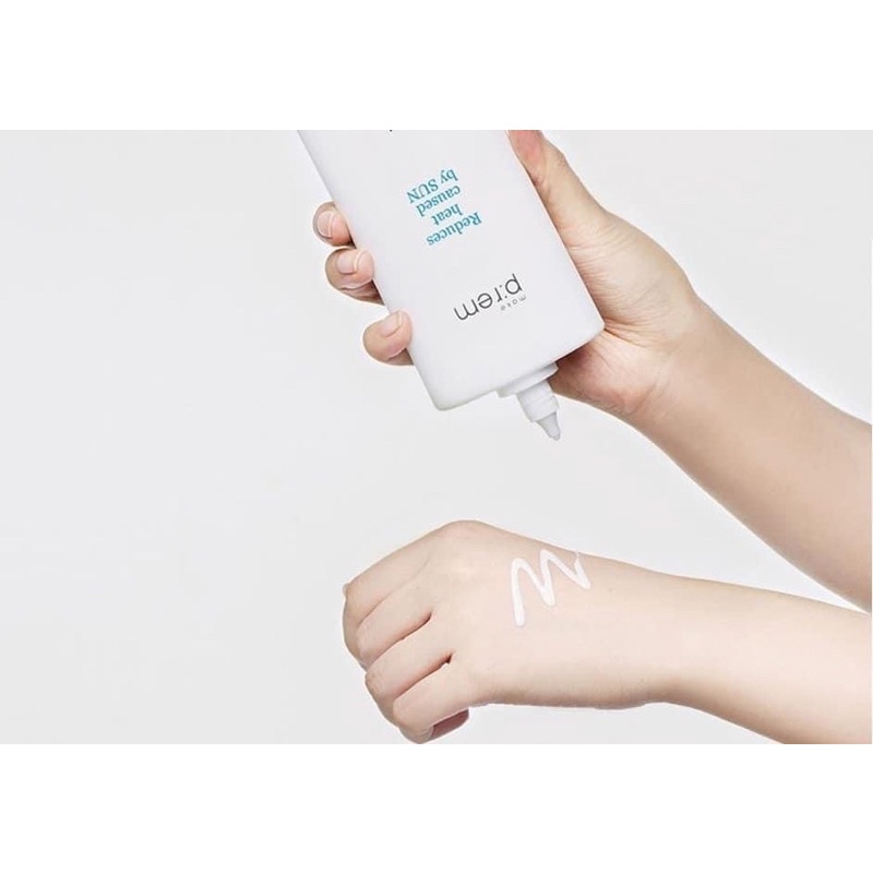 [100% AUTH] Kem Chống Nắng Mỏng Nhẹ M ake P :rem UV Defense me Daily Sun Fluid SPF50 PA++++ | BigBuy360 - bigbuy360.vn