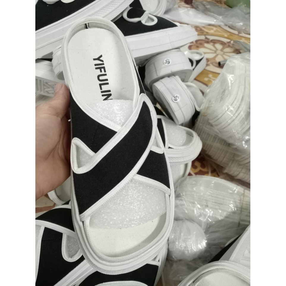 sục thể thao quai chéo đen