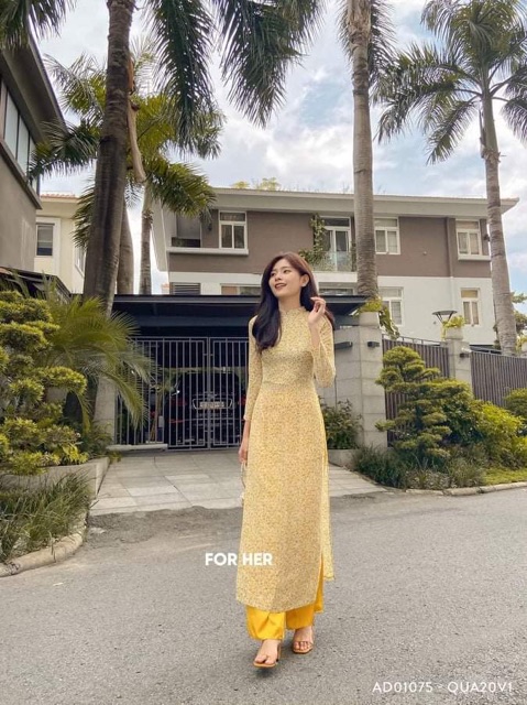 Áo dài hoa nhí vàng