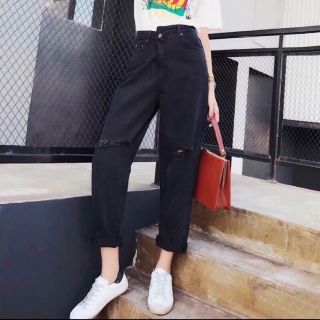 Quần baggy đen rách gối