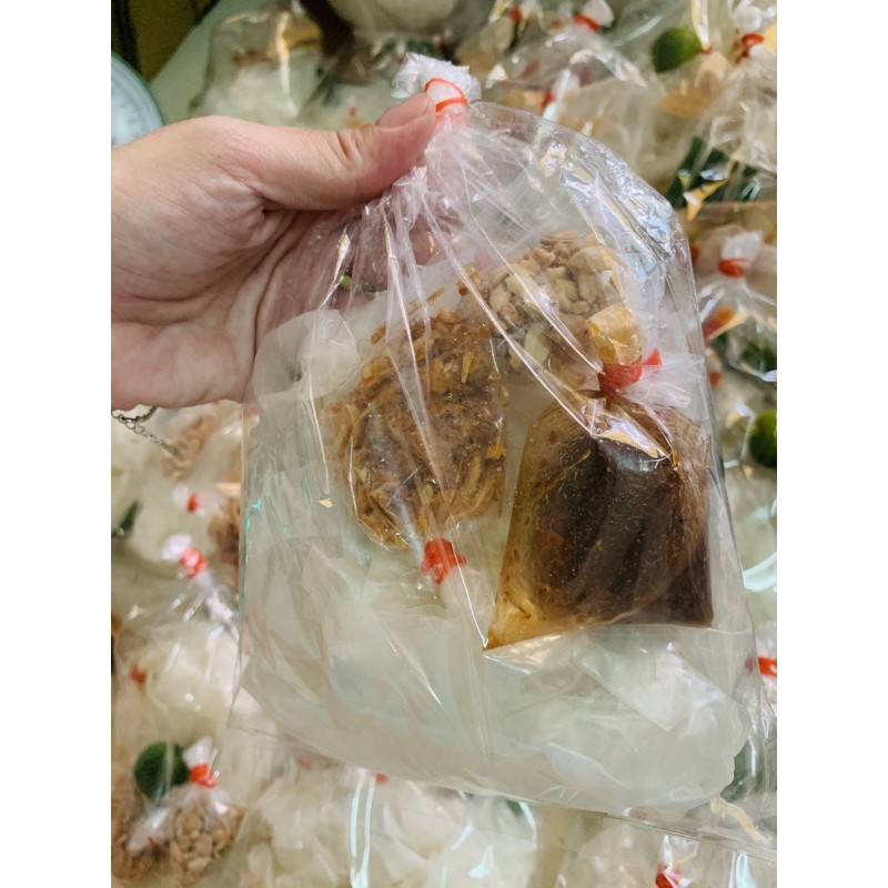 Bánh tránh phơi sương sốt me, ớt rim, muối hành phi | BigBuy360 - bigbuy360.vn