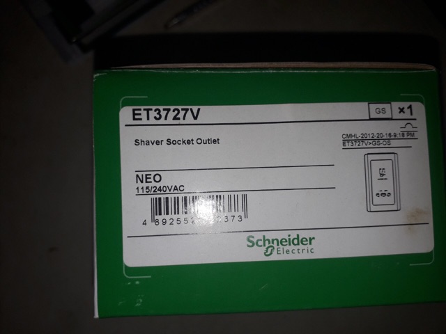 Ổ cắm cạo râu ET3727V