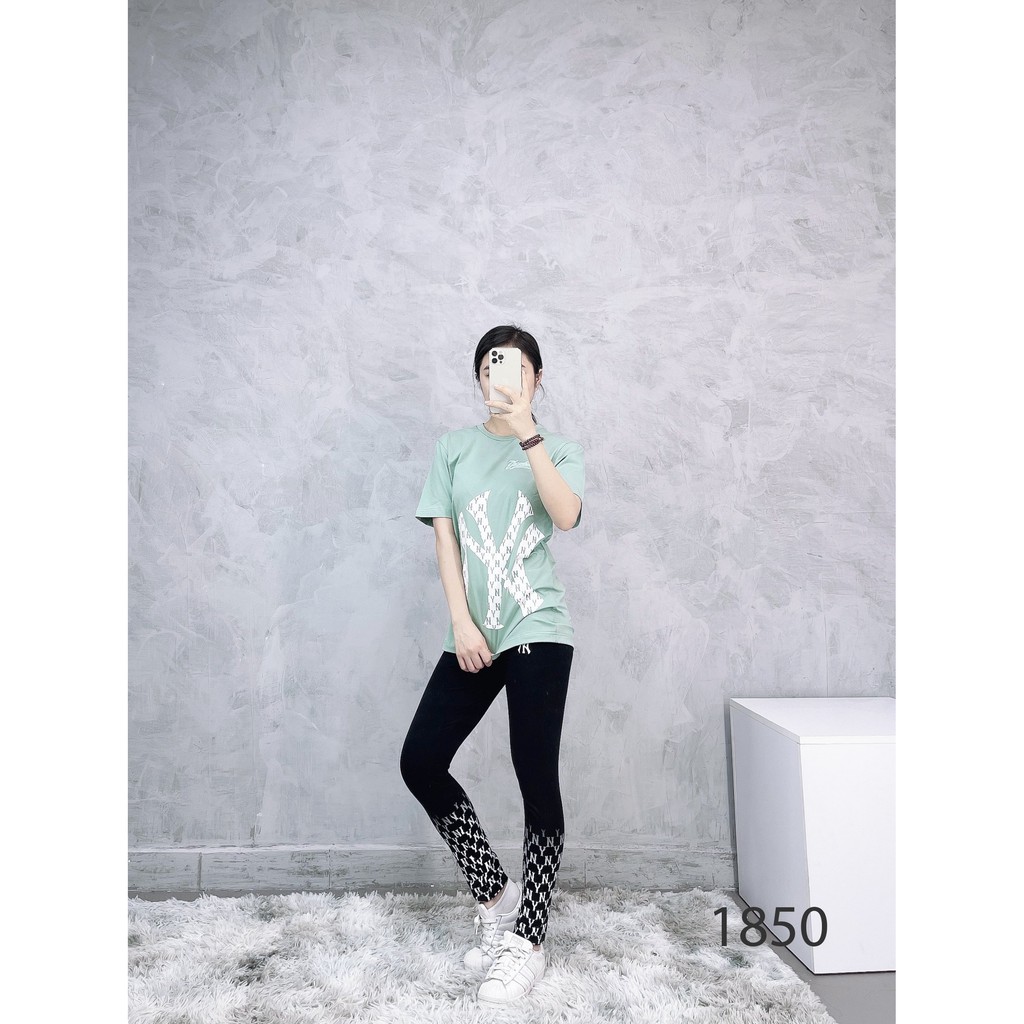 (HÀNG XUẤT XỊN) Áo xanh 1850 MONOGRAM M//L//B Y/A/N/K/E/E/S OVERFIT TEE  Made in V//N full-tag-code  Size XS S M L