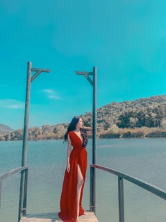 Đầm maxi vàng đỏ phối lưới ngực