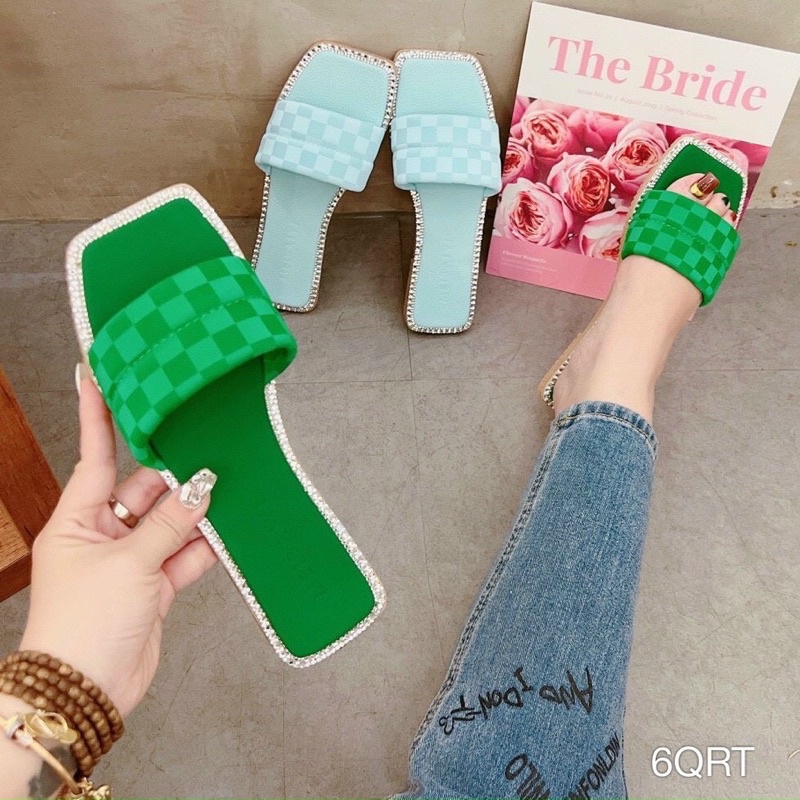 Dép phối caro viền đá