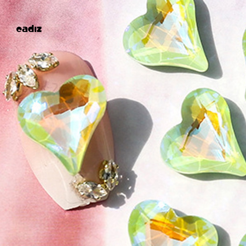 Bộ Phụ Kiện Đính Đá Trang Trí Móng Tay Hình Trái Tim Nhiều Màu Chống Rơi