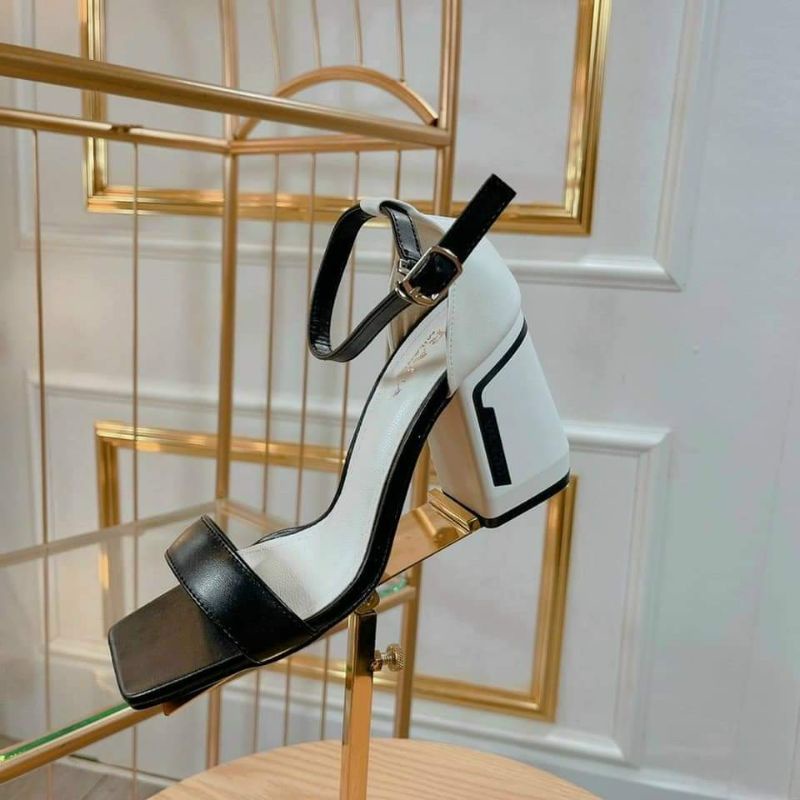 Sandal gót vuông prada. quai ngang