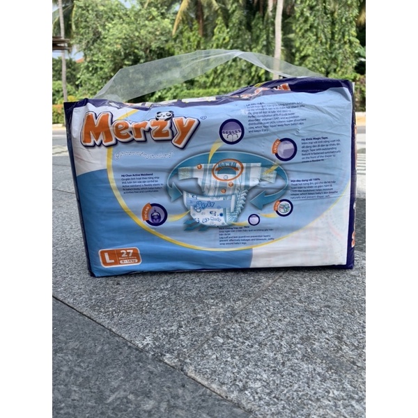Tả dán em bé Merzy gói trung Size  siêu thấm