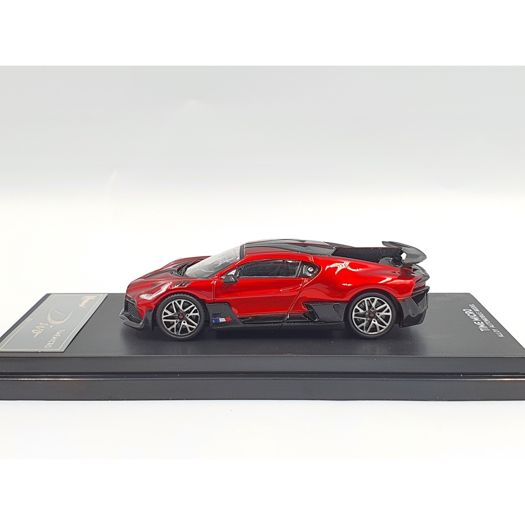 Xe Mô Hình Bugatti Divo Tỉ lệ 1:64 Hãng sản xuất Bburago ( Đỏ )