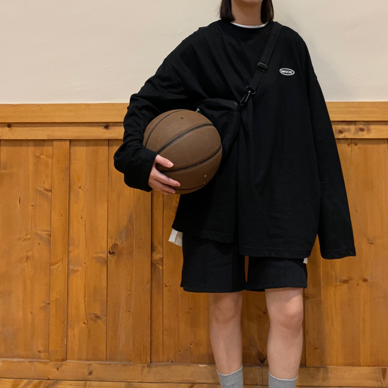 Áo thun tay dài dáng rộng màu trơn phong cách Hàn Quốc cho nữ | BigBuy360 - bigbuy360.vn