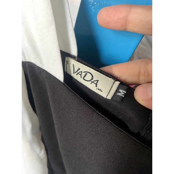 Đầm dự tiệc màu trắng đen cổ vuông chất liệu voan lụa sang chảnh - đầm nữ dự tiệc form suông dài