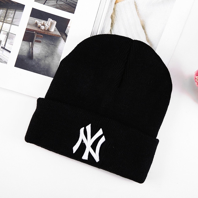 Mũ len thêu chữ thời trang hip hop độc đáo