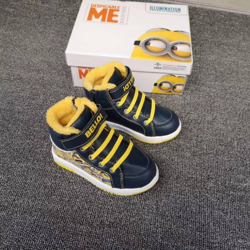 Giày Minion xuất Đức cho bé trai (kèm video)