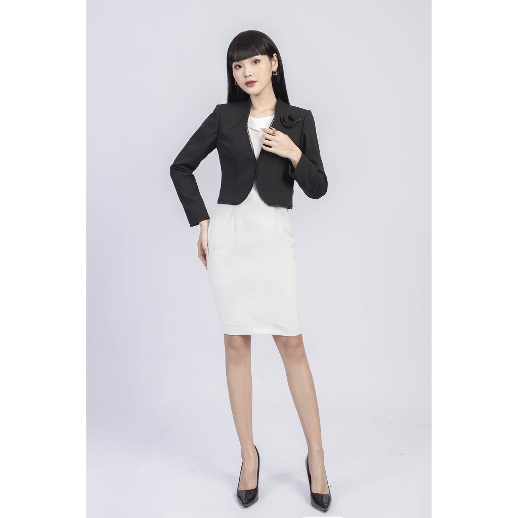 Áo khoác kiểu dáng croptop MMOutfit M-AK070621006