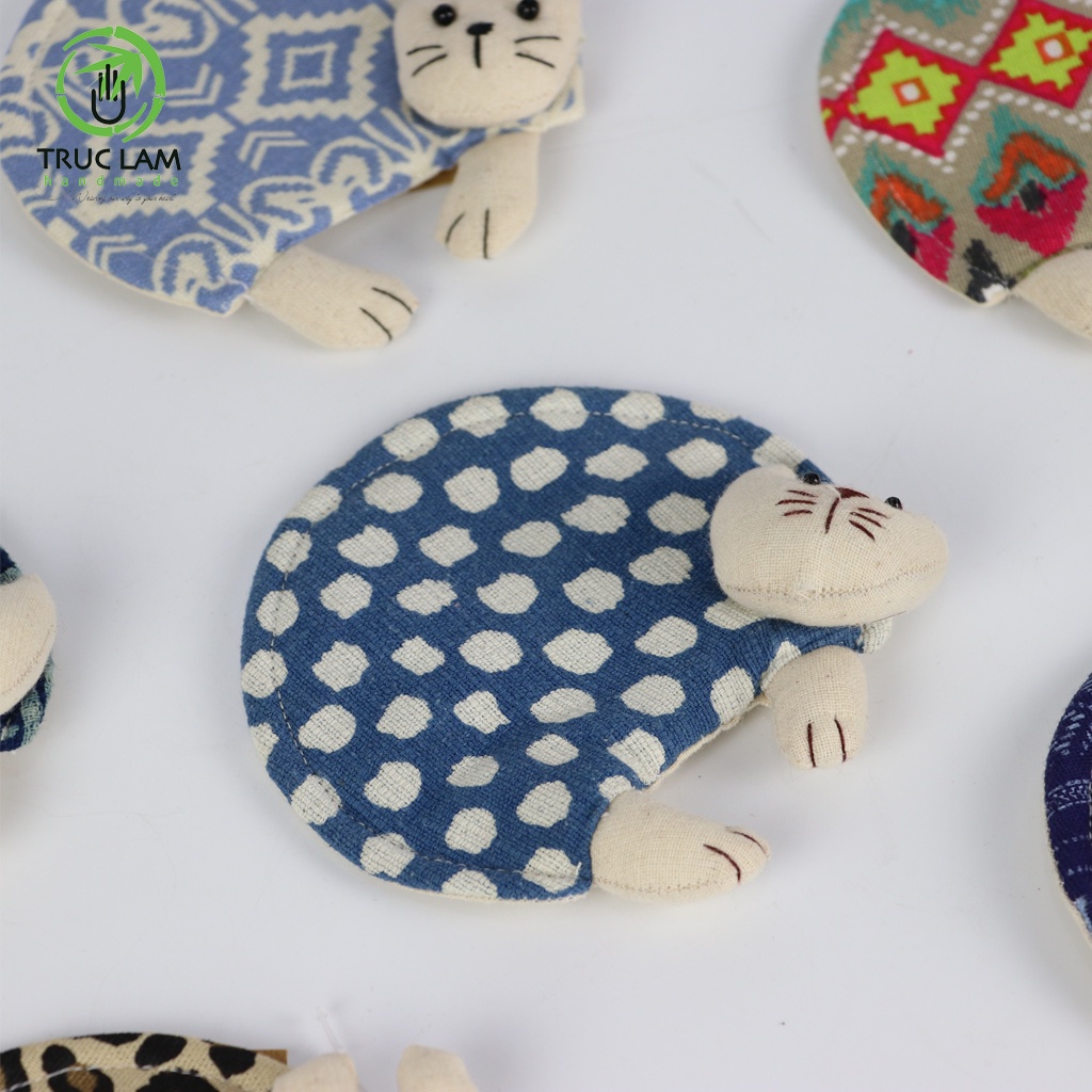 Miếng Lót Ly Lót Cốc Vải Thổ Cẩm Sáp Ong Vẽ Tay Mèo Bông Lười – Trúc Lâm Handmade