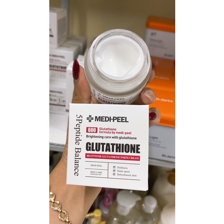 Kem dưỡng trắng MEDIPEEL Glutathione 600