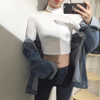 Áo croptop cut-out cổ