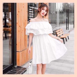 Váy trễ vai trắng