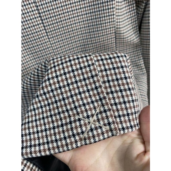 Áo blazer kẻ caro nâu MNG