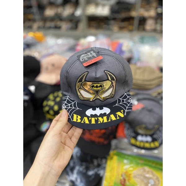 Mũ bé trai Batman . Mũi phớt đầu bằng
