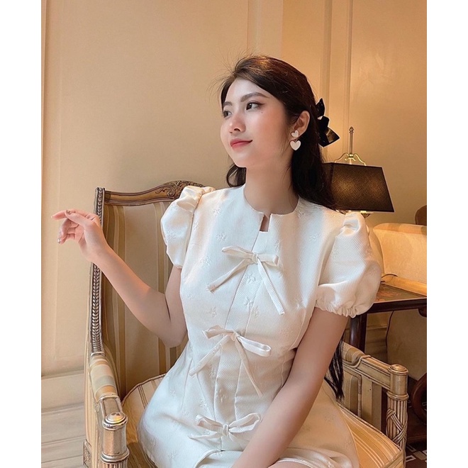 EMILY TOP/ ÁO TAY PHỒNG CHẤT TAFTA THÊU HOA