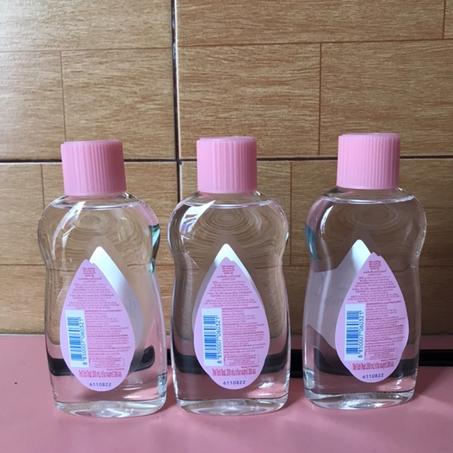 Combo 2 chai Dầu Massa Dưỡng Ẩm Johnson Baby Oil  200ml