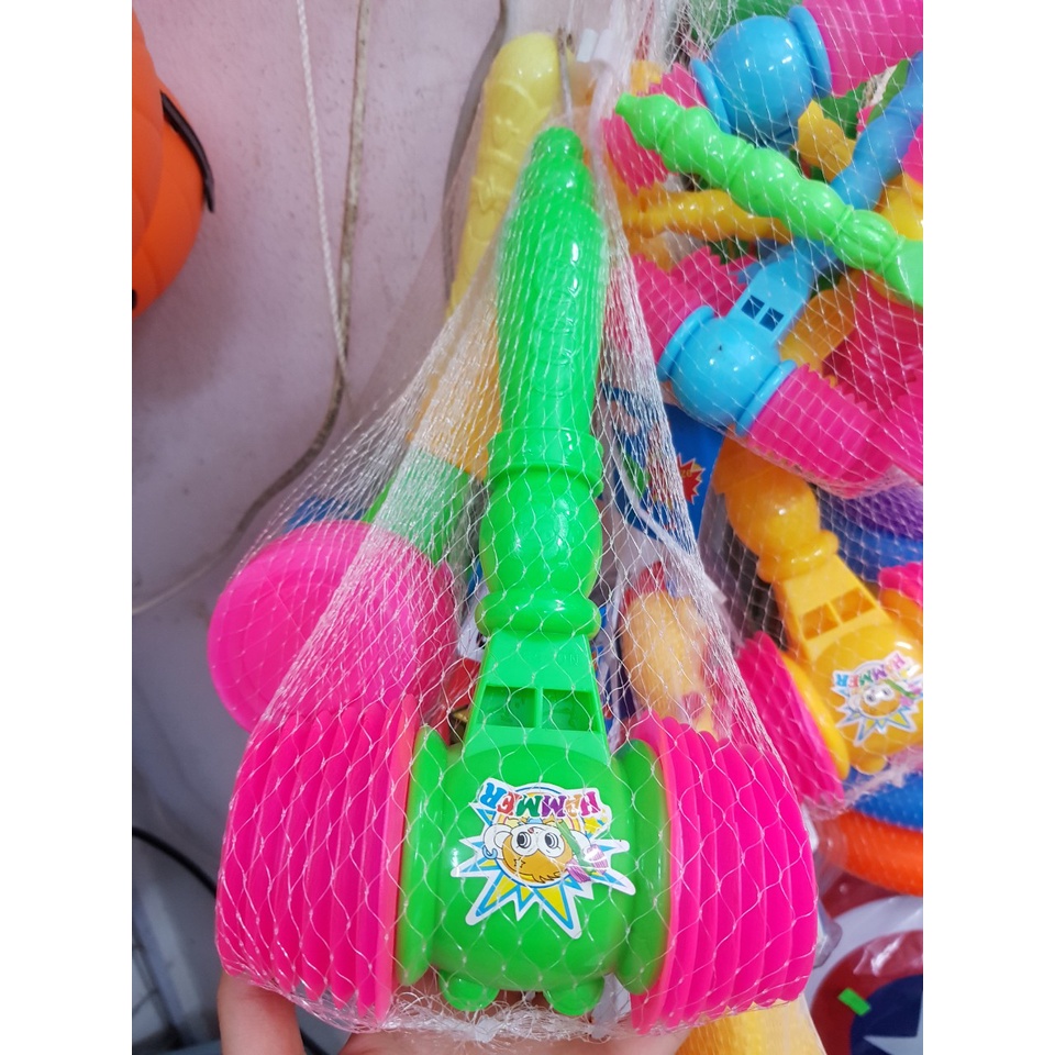 Búa chíp cho bé chơi