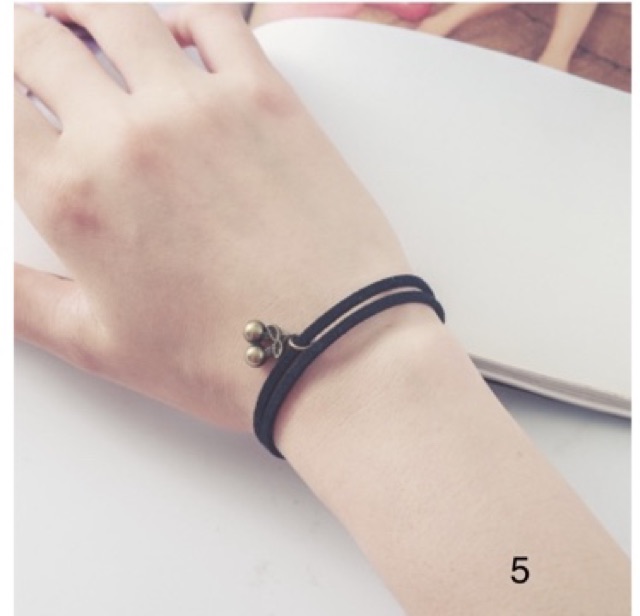 Vòng tay nữ ngẫu nhiên