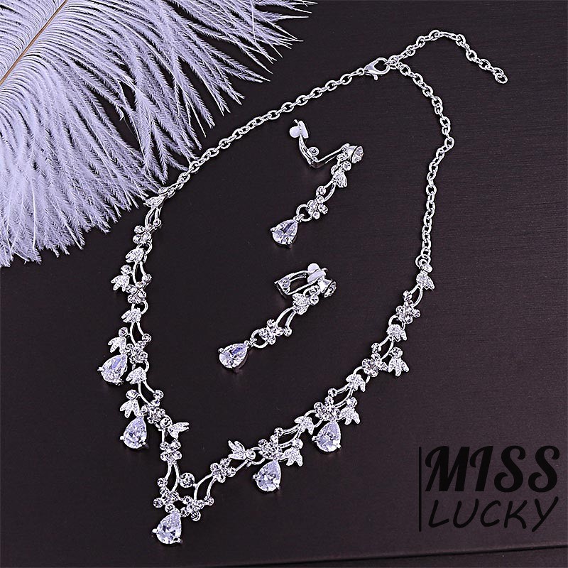 Bộ dây chuyền và khuyên tai đính đá sang trọng cổ điển