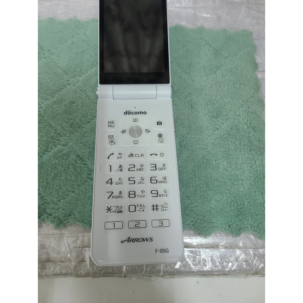 Điện thoại Fujitsu Arrows F-05G màu trắng