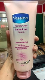 Sữa Dưỡng Thể Trắng Da Vaseline 4X