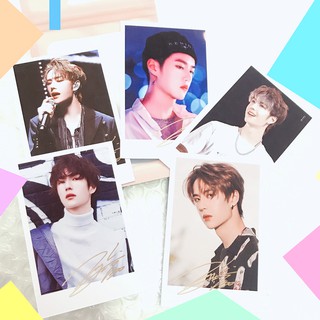 Hộp lomo Vương Nhất Bác 30 tấm