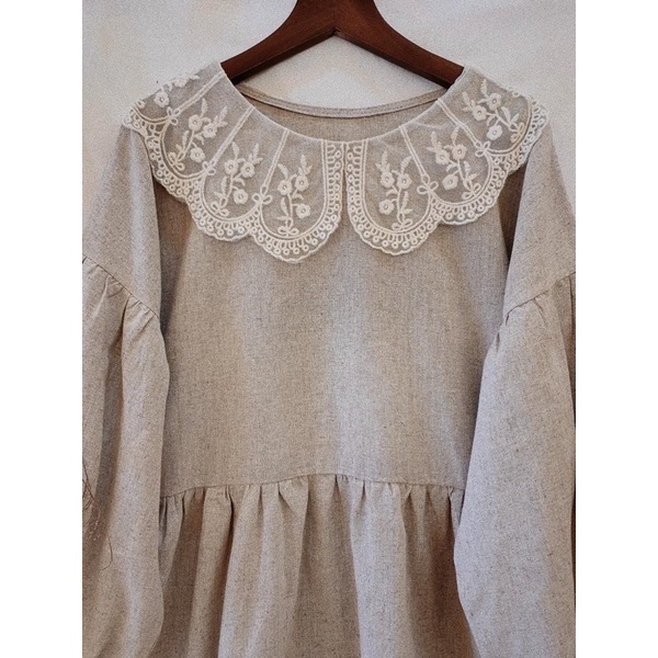 Đầm cổ ren Gà Vintage tay phồng