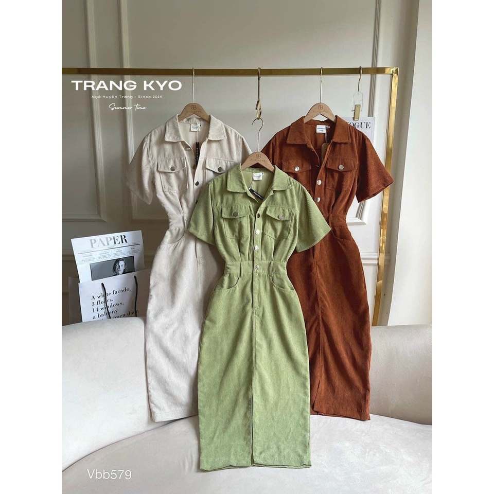 Đầm nữ váy nhung tăm thiết kế dáng dài xẻ tà dưới cúc đồng phong cách trẻ trung