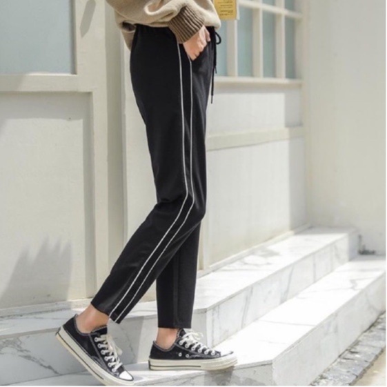 Quần Jogger Nam_Nữ 2 Sọc nhỏ ống SUÔNG thun poly. Phong Cách Thể Dục Thể Thao Năng Động Cá Tính Unisex. | BigBuy360 - bigbuy360.vn