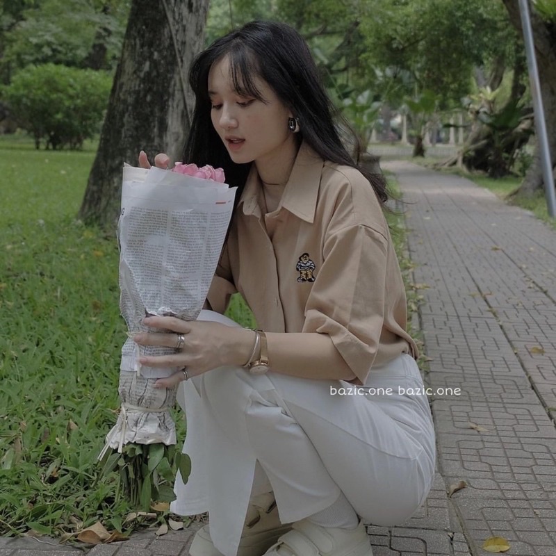 ÁO SƠ MI CỘC TAY THÊU GẤU