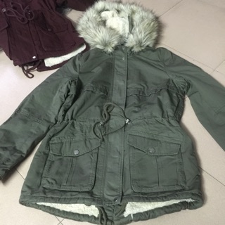 Áo parka xanh rêu