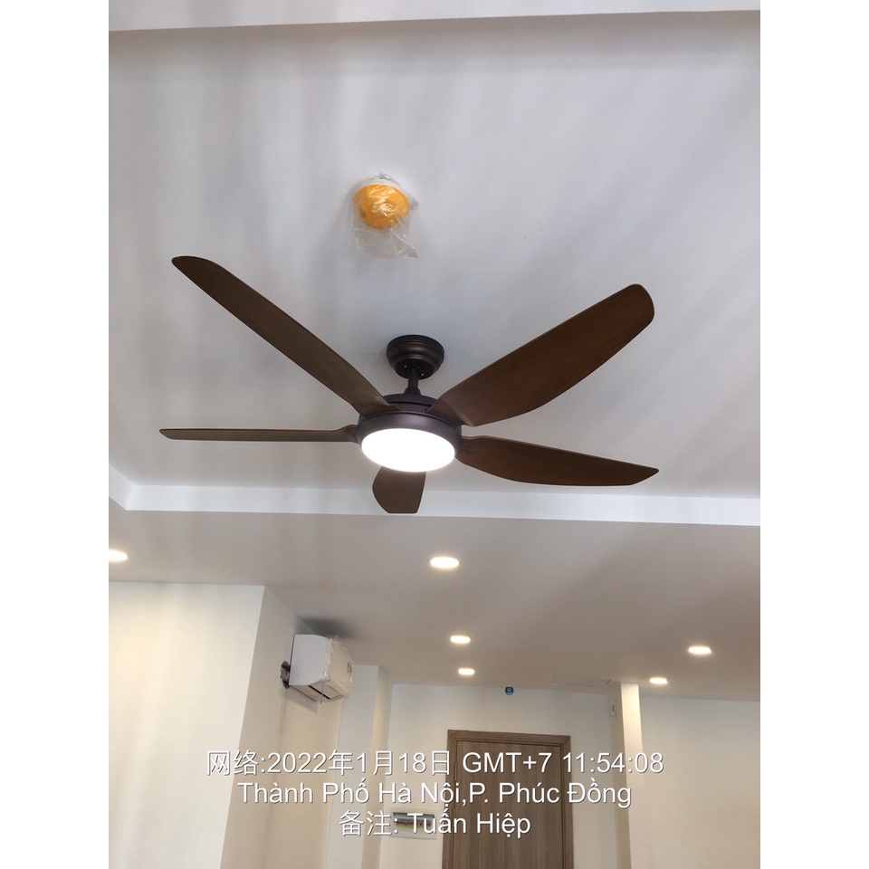 Quạt trần có đèn hàng cao cấp 6 tốc độ gió đèn led 3 màu ánh sáng,sải cánh lớn,có đảo chiều,điều khiển từ xa