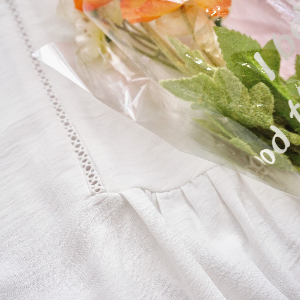 Áo bầu Aiko Shirt chất vải đũi phối ren,lịch sự thoáng mát ,cổ tàu cách điệu được thiết kể bởi LAMME