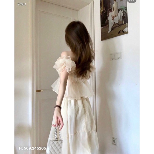 Hc569- áo tơ bèo kèm chân váy MIDI, màu nude