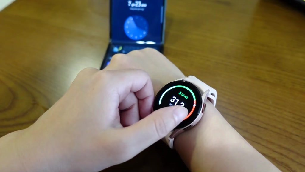 Đồng hồ thông minh Samsung Galaxy Watch 4 40mm GPS/LTE(esim) | BigBuy360 - bigbuy360.vn