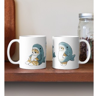 Cốc sứ mèo mặc bộ đồ cá mập quà tặng độc đáo