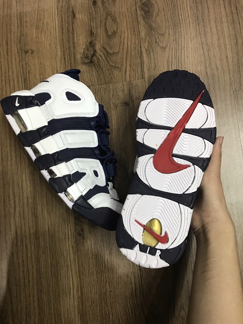 Giày Sneaker Uptempo xanh chữ trắng