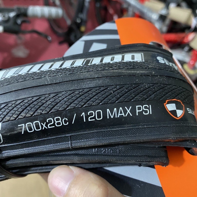 Lốp Maxxis Dolomites 700x28 (Made in Taiwan)