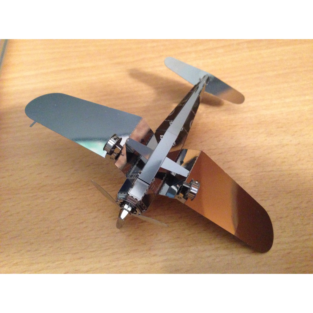 Mô hình lắp ráp 3D kim loại máy bay chiến đấu Chance Vought F4U Corsair [Chưa lắp]