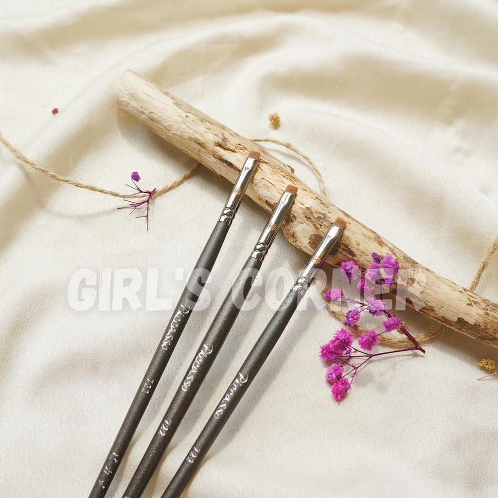 Cọ eyeliner Piccasso 722 Small Angled Fine Eyeshadow Eyeliner Brush