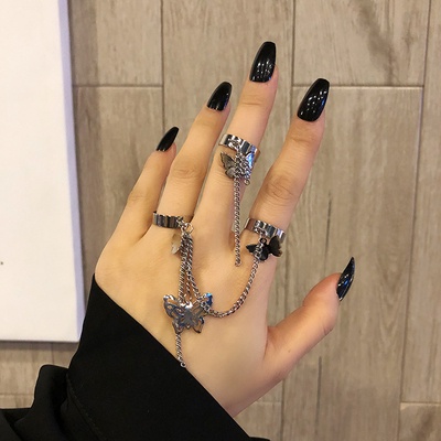 Nhẫn hình bướm phối dây xích phong cách punk hiphop cá tính
